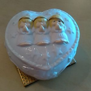 Ceramic three praying Angel's jewel box